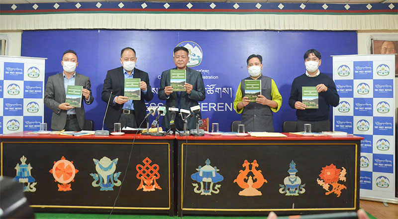 Penpa Tsering, President of CTA, along with Dawa Tsering,Tempa Gyaltsen Zamlha, and Dr Tenzin Desal unveiled the Tibetan Perspective on Tibet's Environment on September 29, 2021. Photo: TPI