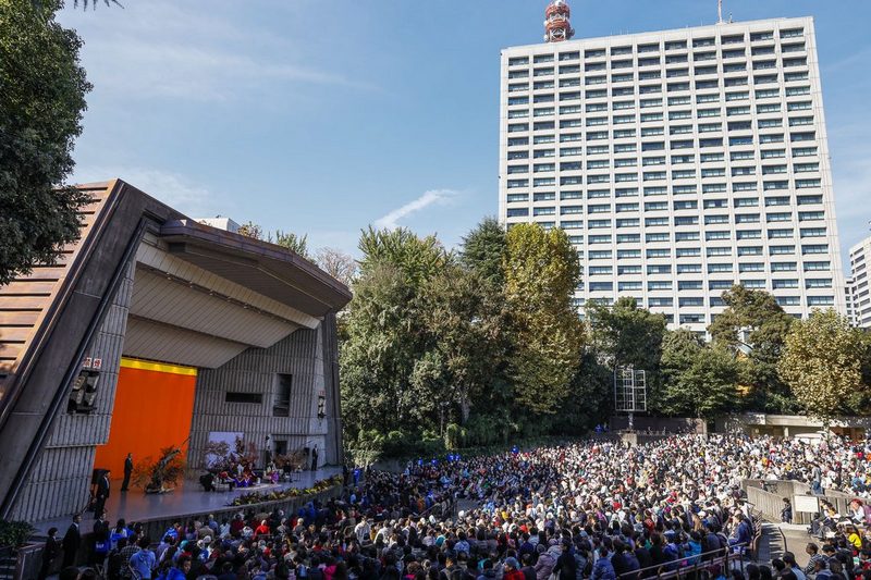 A view of the stage and surroundings during His Holiness the Dalai Lama's talk at the Hibiya Open-Air Concert Hall in Tokyo, Japan on November 17, 2018. Photo by Tenzin Jigme